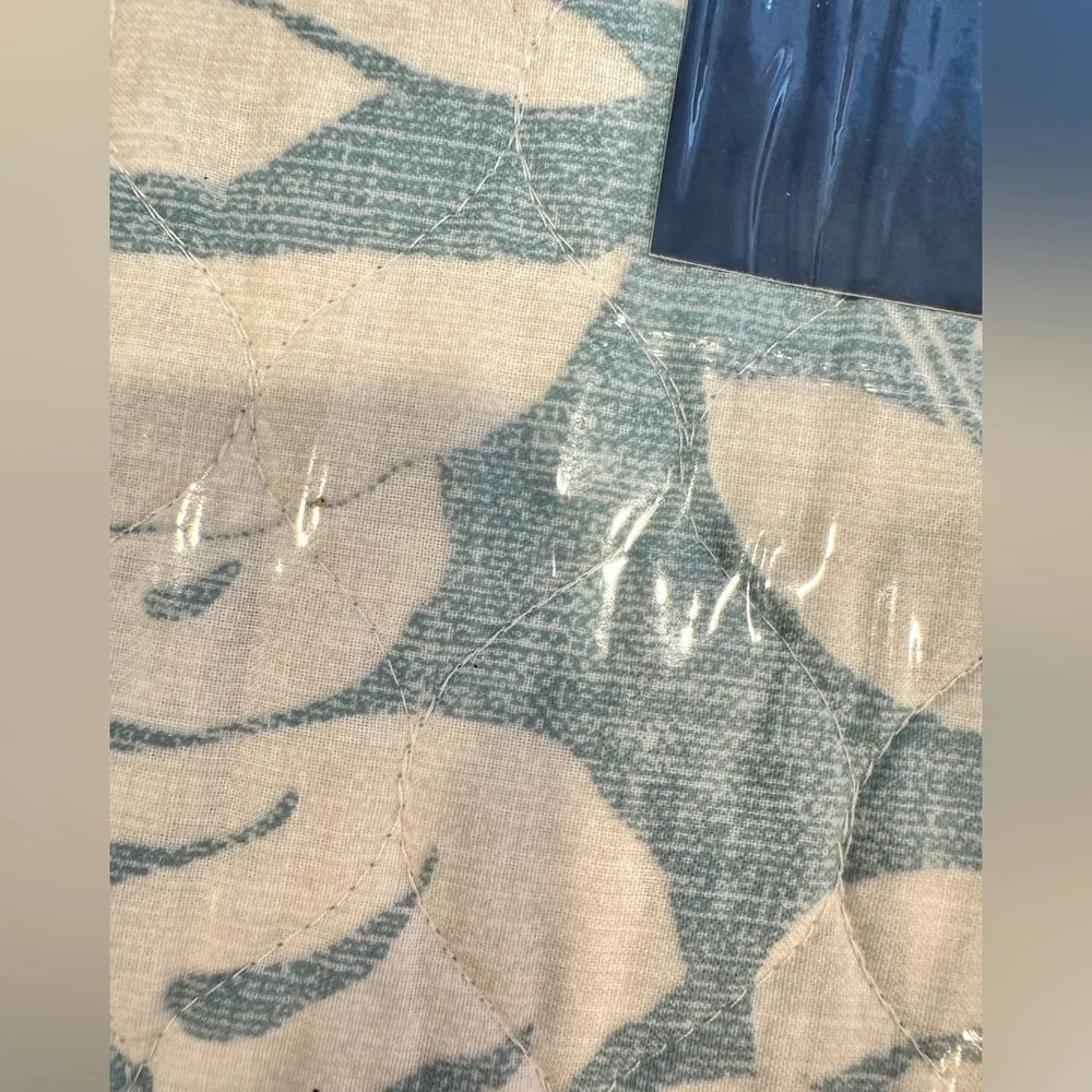 Tommy Bahama Laguna Beach Twin Quilt Set in Blue and White  - NWT